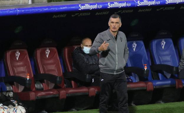 Mendilibar: «Ganar es la única solución que tenemos»