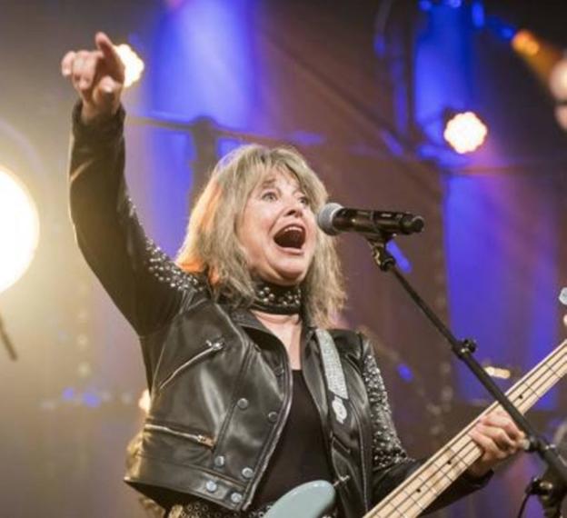 Suzi Quatro anuncia que no actuará en el Azkena Rock y desvela así el aplazamiento del festival de Mendizabala