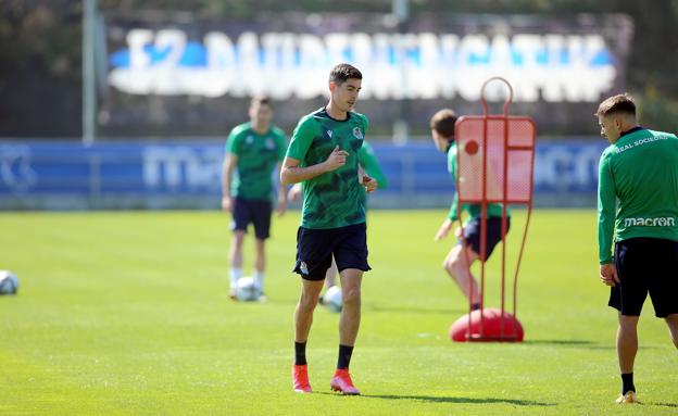 Carlos Fernández progresa y se entrena con el grupo