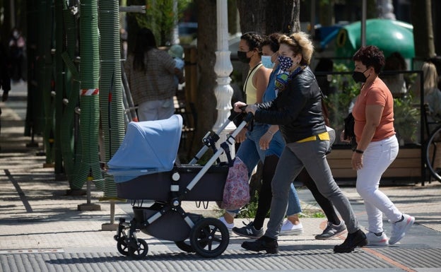 «Para quitarnos la mascarilla debería bajar la incidencia del virus y avanzar la vacunación»