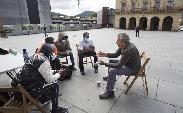 «Nosotros entramos por Canarias, es mejor que hacerlo por Ceuta»