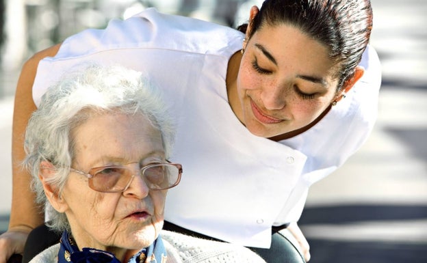 Gipuzkoa apuesta por la «implicación comunitaria» para crear sistemas de cuidados locales