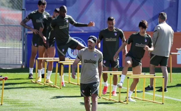 Simeone: «A un partido todo es posible»