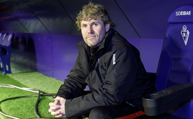 El Eibar suspira por un triunfo ante el Valencia que le dé la calma definitiva