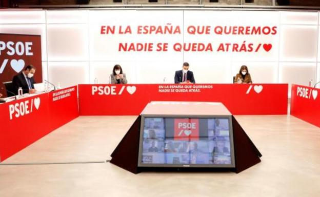 Sánchez se propone mover el banquillo del PSOE y rejuvenecer sus referentes
