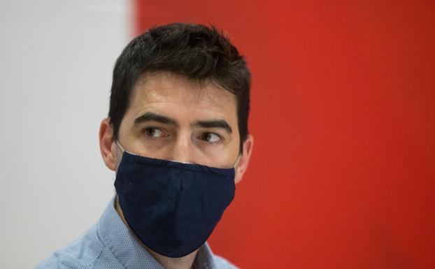 Carlos Lasheras se une a la lista para la dirección deportiva y Andoni Iraola encabeza la del banquillo