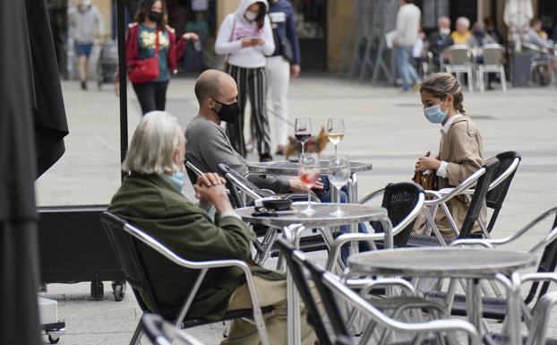 La caída de contagios se detiene a cuatro días de que el LABI revise las restricciones