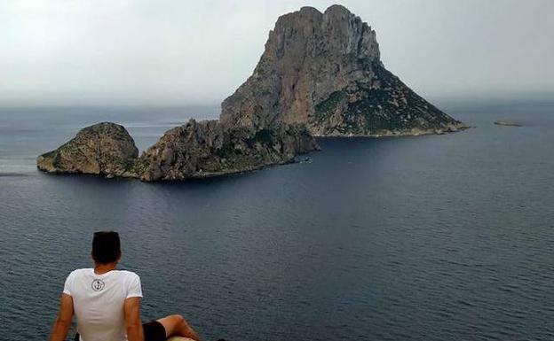 Asier Illarramendi disfruta de sus vacaciones en Ibiza