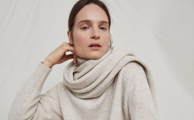 Una colección creada con posos de café, residuos de uva y botellas de plástico