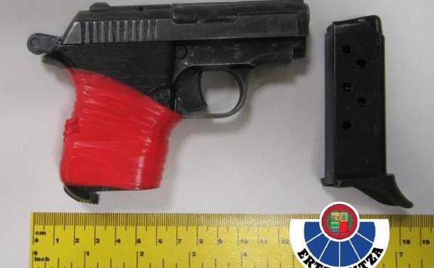 Detenido en Oiartzun con una pistola en la guantera