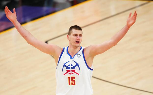 El talento del serbio Nikola Jokic le vale para hacerse con el MVP de la NBA