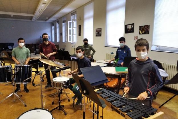 Música para continuar con el programa