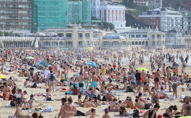 Un martes marcado por el calor en el interior y probabilidad de tormentas por la tarde, menos probables en la zona costera