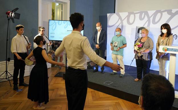 «Mi tío tuvo un accidente, llegaron los guardias civiles, empezaron a discutir y le pegaron dos tiros»