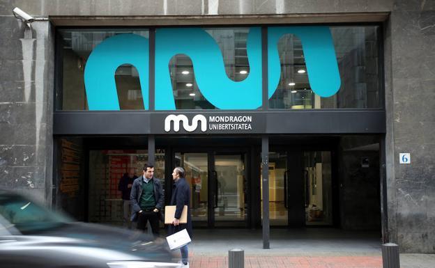 39 alumnos y profesores de la universidad de Mondragón dan positivo y tienen que quedarse confinados en Costa Rica