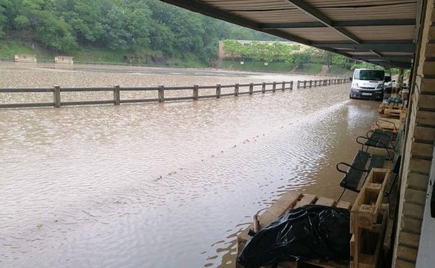 Inundaciones en un supermercado y una ikastola de Aretxabaleta y Eskoriatza