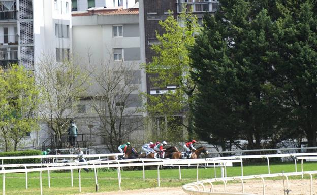 'Isabela' manda un aviso de sus intenciones veraniegas