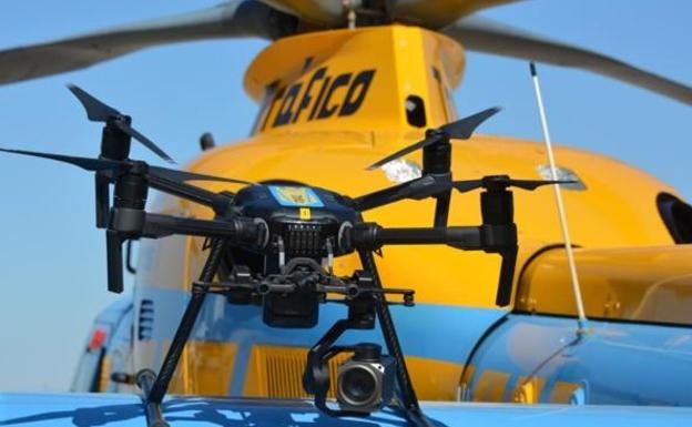 ¿Por qué tienes que estar atento al cielo cuando conduces en verano?