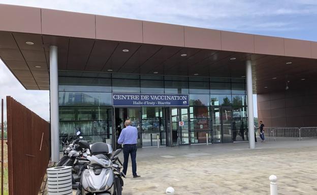 Se multiplican las citas de guipuzcoanos para vacunarse en diferentes localidades de Iparralde