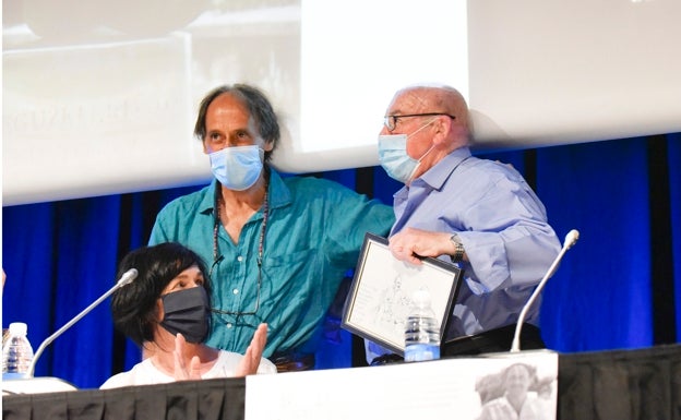 ¿Qué diseñan los locos, disfrutan los cuerdos y critican los inútiles?