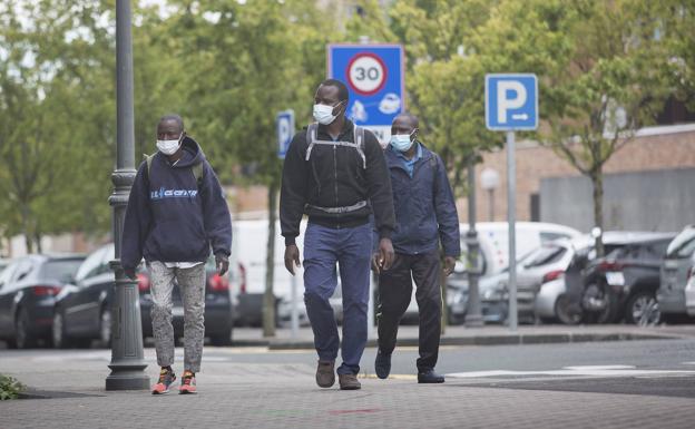 Dos tercios de las 500 plazas para atender migrantes en tránsito este verano en Euskadi están en Bidasoa