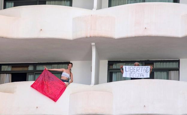 La Fiscalía se opone al confinamiento de 235 jóvenes en Mallorca, 18 de ellos vascos
