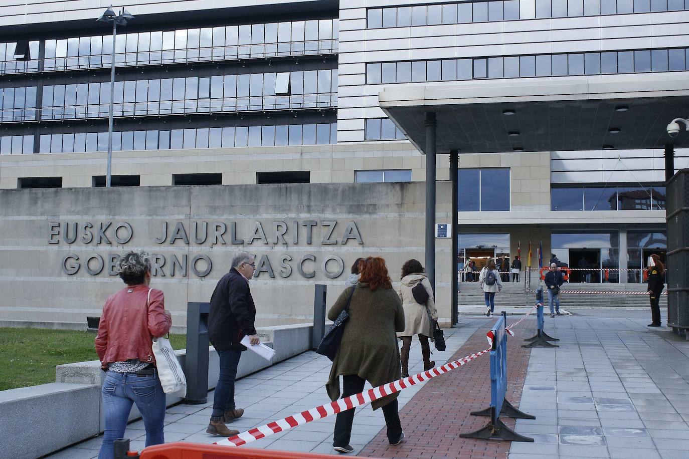 ¿Cuántos funcionarios trabajan en Euskadi?