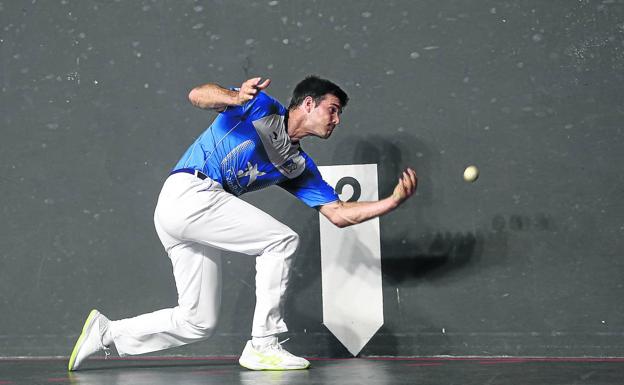 Danel Elezkano y José Javier Zabaleta ganan a Aimar Olaizola y Jon Ander Albisu con autoridad en Irun (14-22)