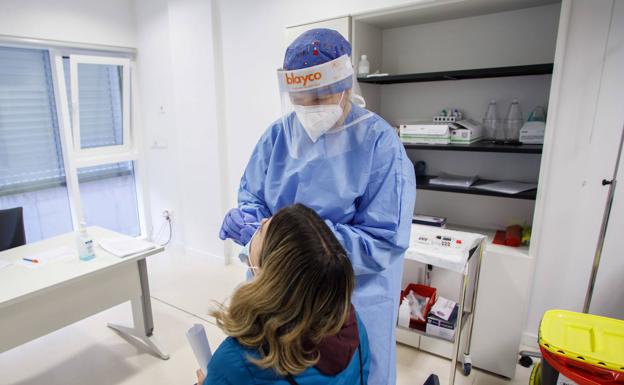 Aumentan a 27 los estudiantes de Soraluze contagiados a su regreso del viaje de fin de curso en Salou