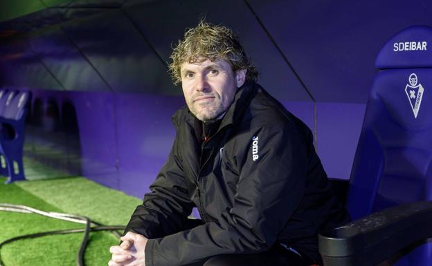 Iker Dorronsoro no seguirá al frente del femenino pese a lograr el objetivo