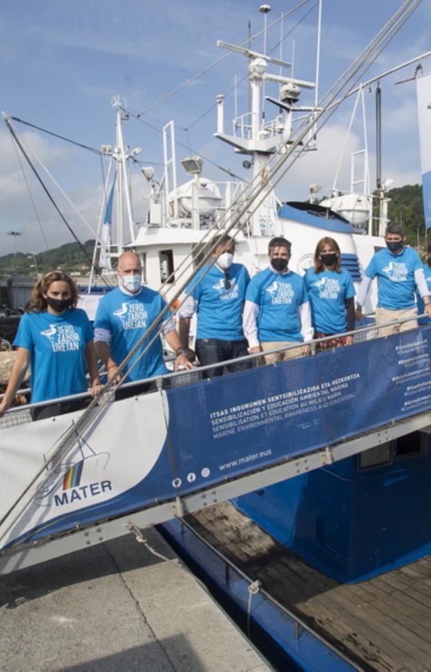 Una campaña sensibiliza mañana contra los residuos marinos