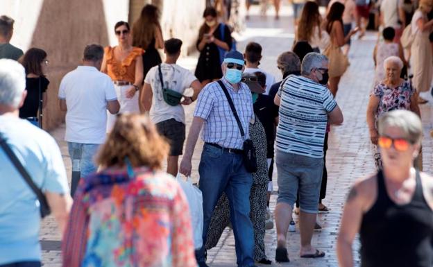 España vuelve al riesgo extremo tras superar los 250 casos