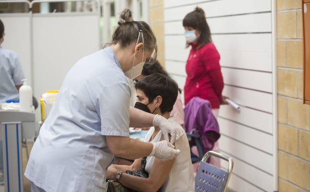 Euskadi alcanzará este jueves el millón de vascos con pauta completa