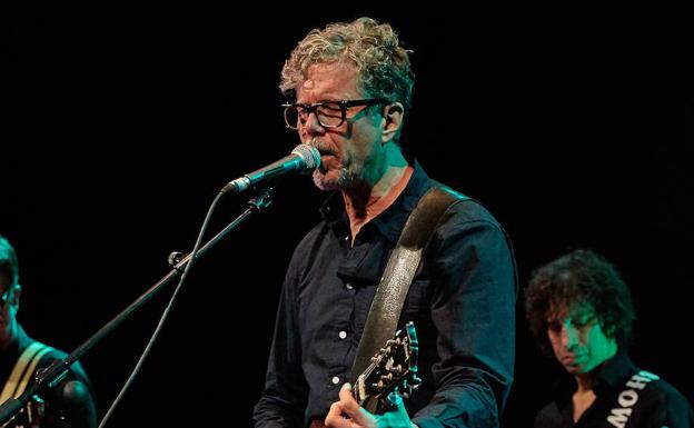 Gary Louris (Vocalista y guitarrista de The Jayhawks): «Nos resulta muy interesante tocar en un lugar tan único como Chillida Leku»