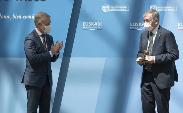 El químico Fernando Cossío recibe el Premio Euskadi de Investigación 2020