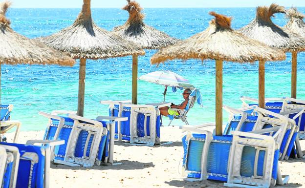 Los británicos deciden aplazar a otoño sus vacaciones en España