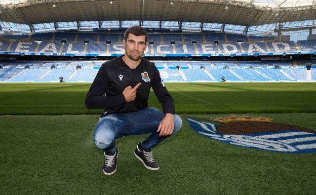 Mathew Ryan ya es txuri-urdin