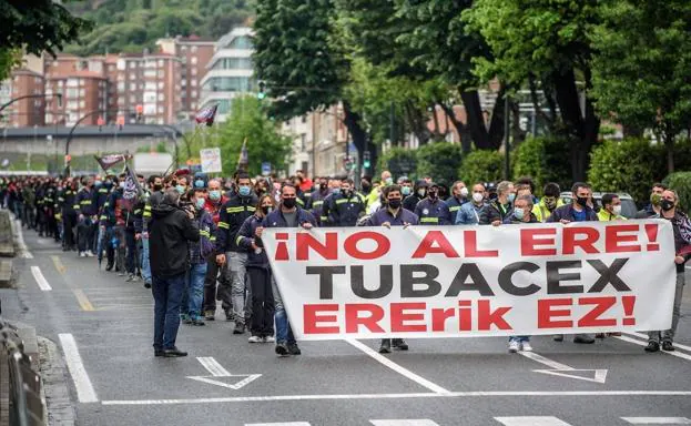 Tubacex decide no readmitir a los 129 trabajadores y pagarles el salario en sus casas