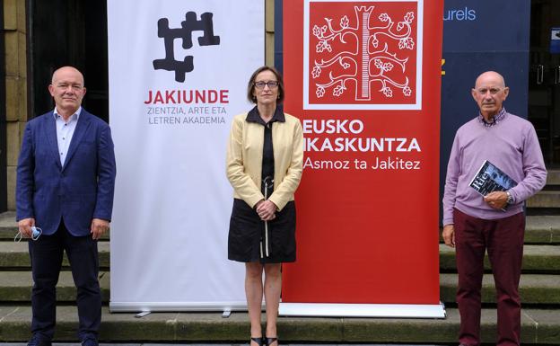 Eusko Ikaskuntza y Jakiunde formalizan su «alianza natural» con un convenio de colaboración