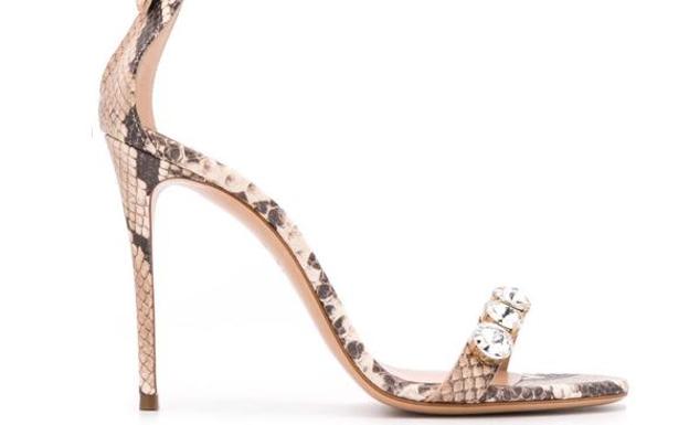 Las increíbles sandalias-joya de la novia que se atrevió a ser diferente