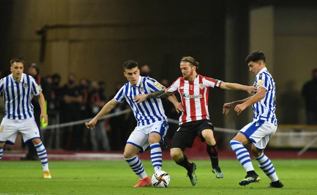 Iker Muniain asegura que la viralización de una imagen suya fumando en Ibiza «va más allá de un simple puro»