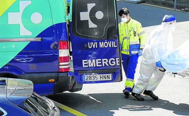 El avance sin control de la 'ola joven' lleva al Hospital Donostia a reabrir otra planta Covid
