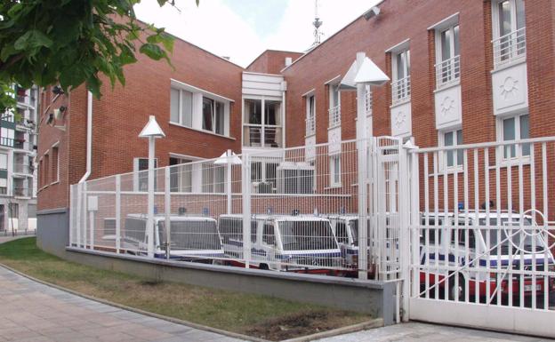 La Ertzaintza detiene en Errenteria a un hombre mientras trataba de robar en un comercio