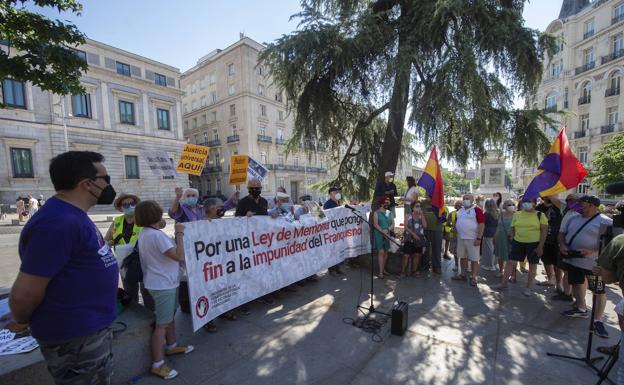 Sabor «agridulce» de las asociaciones de víctimas del franquismo con el proyecto de ley de Memoria Democrática