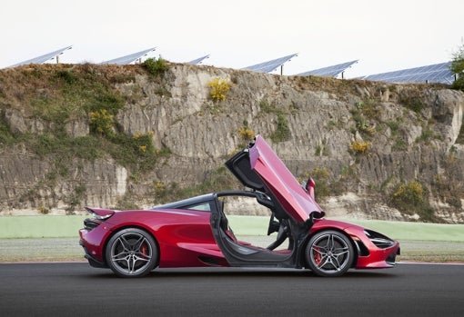 A los mandos del McLaren 720S, una envolvente experiencia de conducción