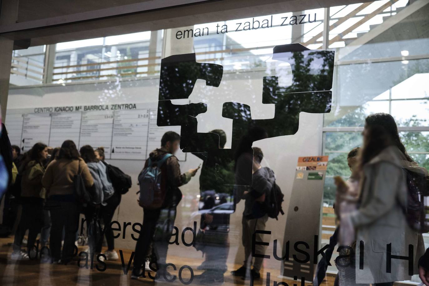 Las personas trans y no binarias podrán usar su nombre sentido en los documentos de la UPV/EHU