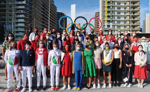 Maialen Chourraut ya posa con sus rivales en Tokio 2020