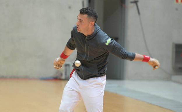 Erik Jaka reaparece hoy dos meses y medio de llevarse un susto enorme en el Bizkaia