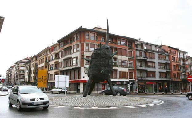 Un joven permanece ingresado en Cruces tras resultar herido en una pelea la madrugada del domingo en Amorebieta