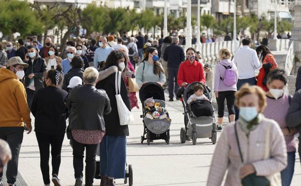 Solo 5.000 vascos entre los 1,4 millones de vacunados al completo se han infectado